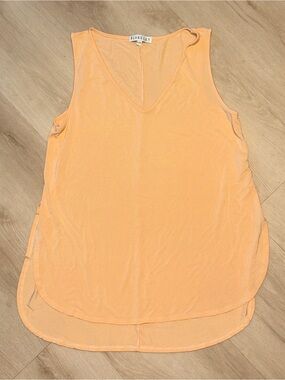 Blakely Sleeveless V-Neck Tunic Top in Soft Peach
